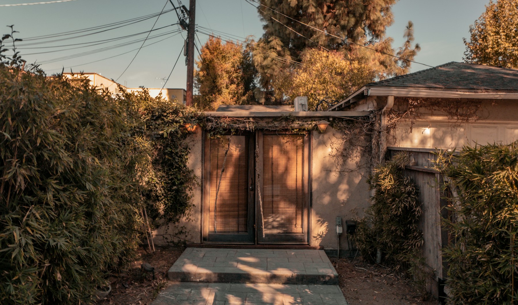 Detached studio at the back of the lot